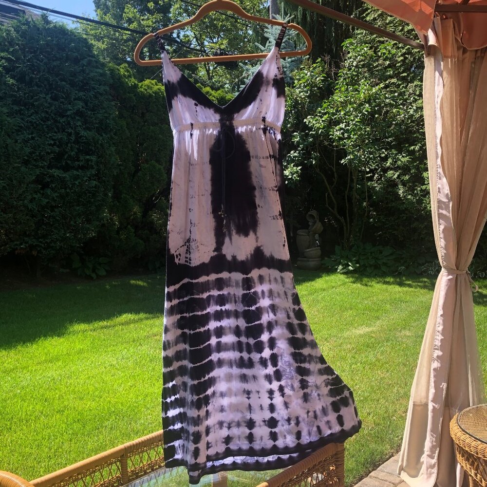 Ladies Small Long knit tie dye dress, spaghetti straps blue